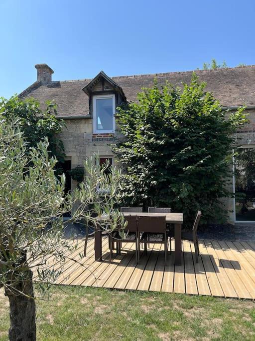 Charmante Maison Du XVIII En Pierre Renovee Colleville-Montgomery Exteriör bild