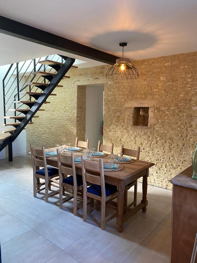 Charmante Maison Du XVIII En Pierre Renovee Colleville-Montgomery Exteriör bild